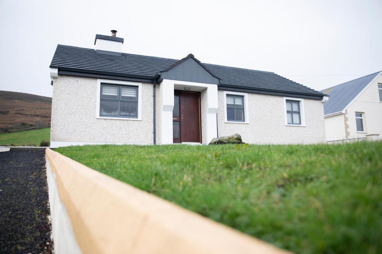 3 Bed Renovated Cottage Carramore Lake, Belmullet Баллина Экстерьер фото
